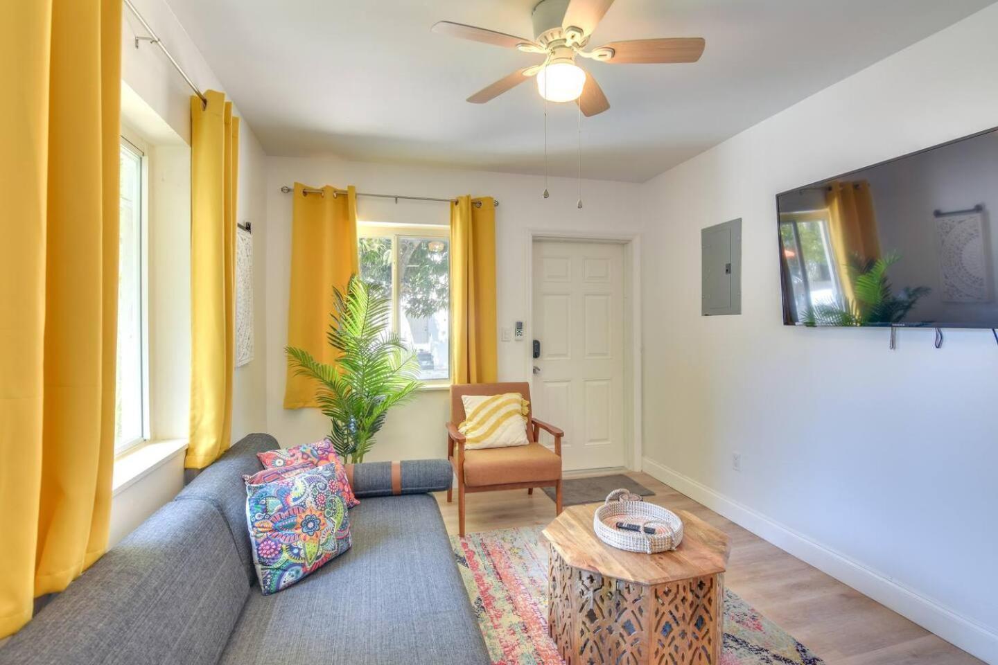 Beautiful Casita With King Bed And Private Patio Close To Calle 8, Mia Airport, Coral Gables Miami Exterior foto